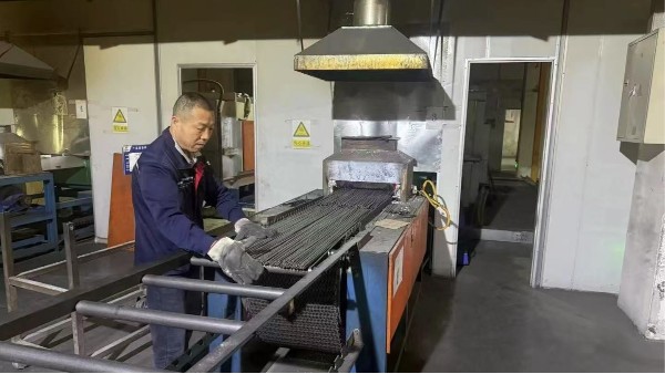 高溫網(wǎng)帶在家電生產(chǎn)中扮演的部分角色-電熱管加工