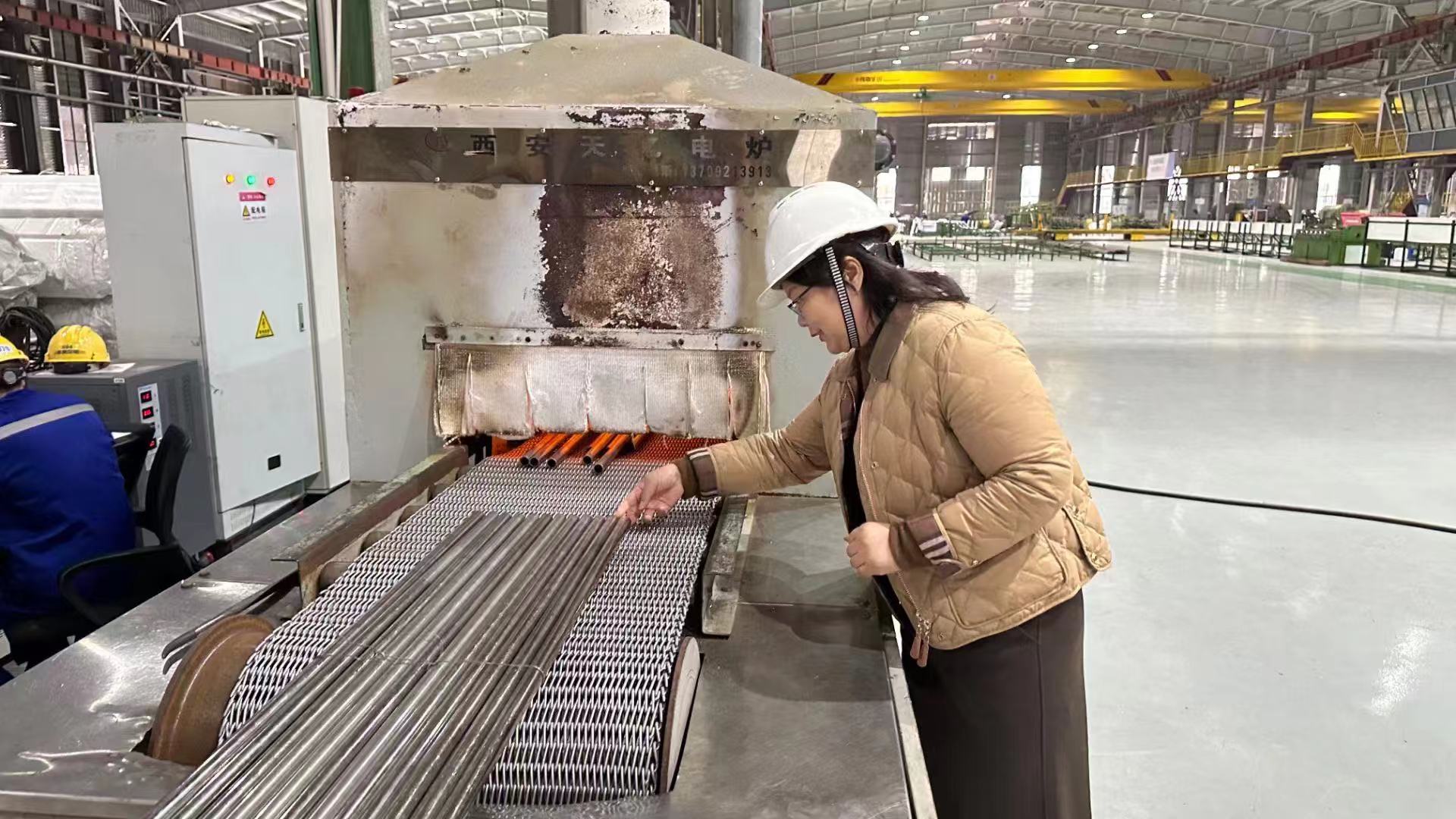 驕陽出品高溫網(wǎng)帶與汽車零部件行業(yè)自動化生產(chǎn)線的完美適配